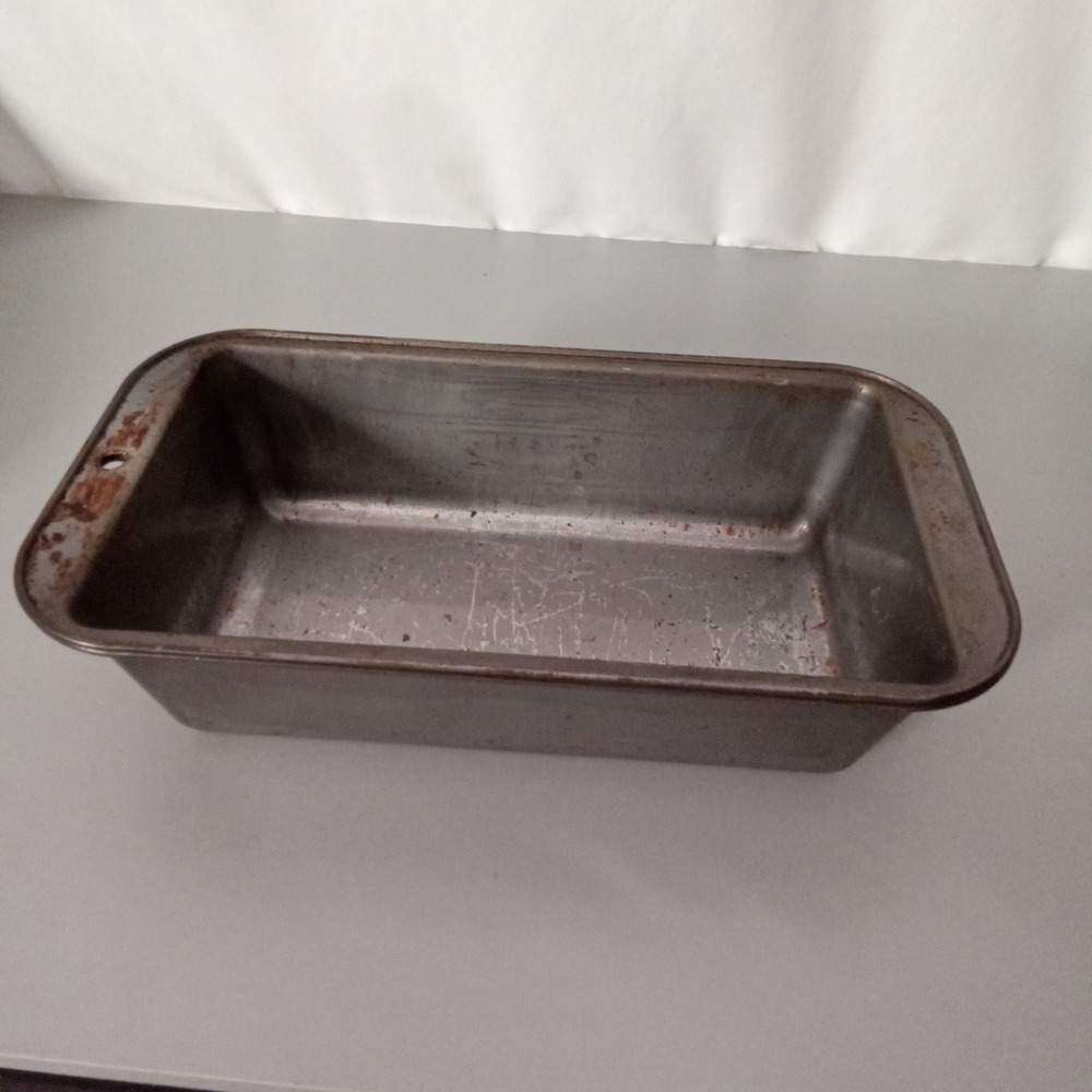 Vintage Metal Loaf Pan Rustic Silver Gray Bread Meatloaf Baking Tin 9 Inch
